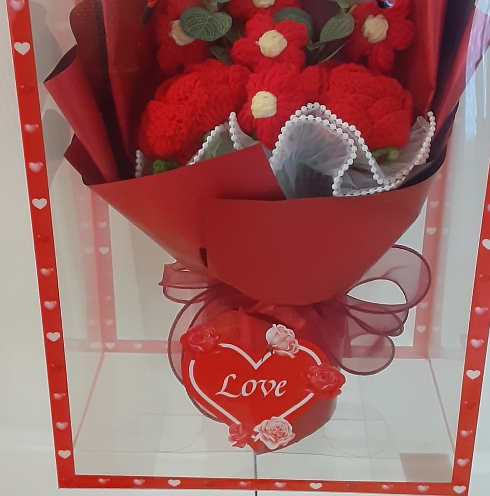 Crochet Flower Bouquet In A Clear Gift Box - Picture 5 of 6